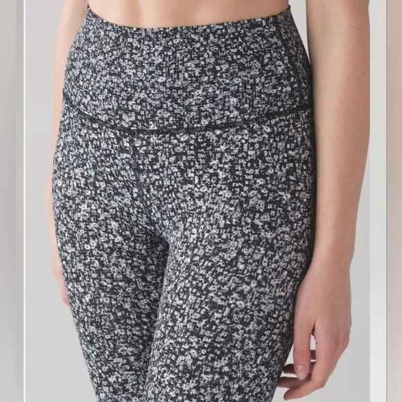 Lululemon Leggings Size 8 ☆Like New☆ - Picture 2 of 8